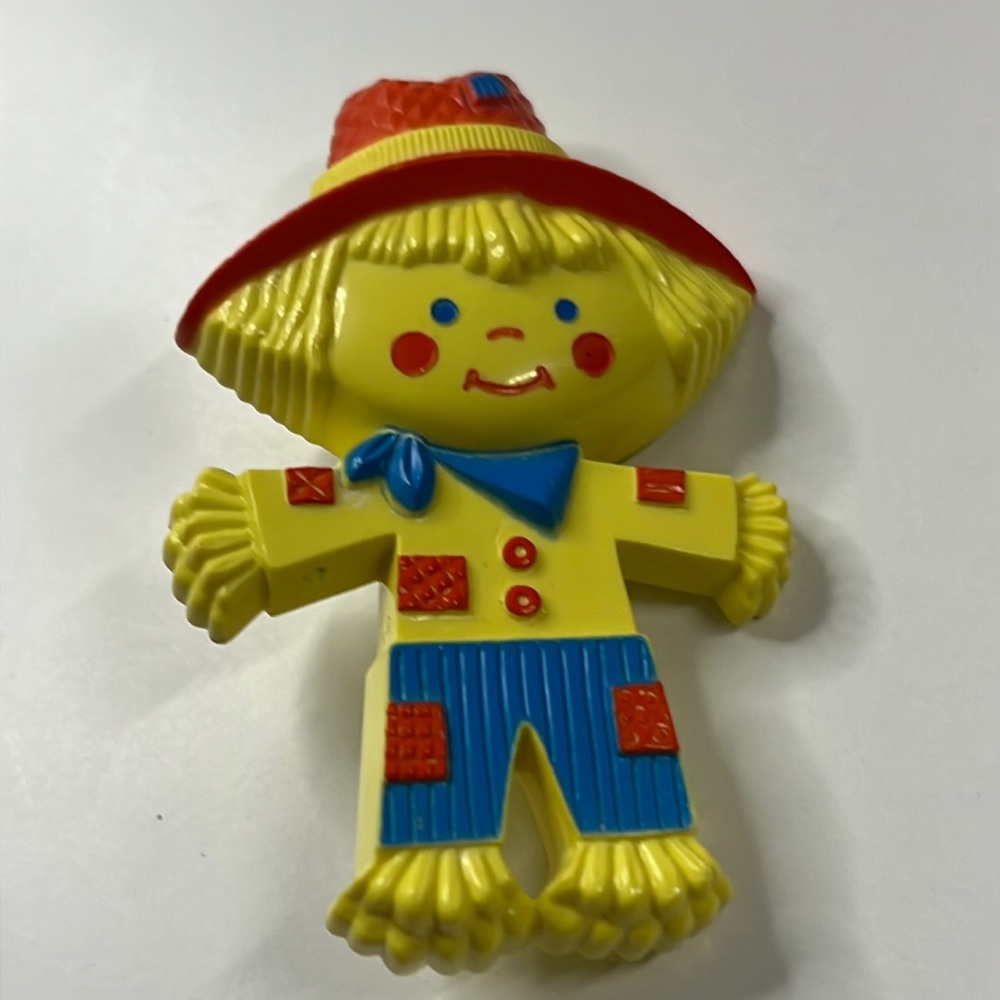 Vintag 70s Avon Peter Patches Scarecrow Collectible Fragrance Glace Pin Pals